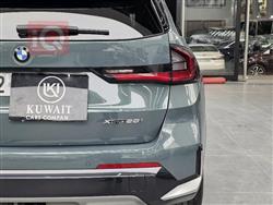 بی ئێم دەبڵیو X1